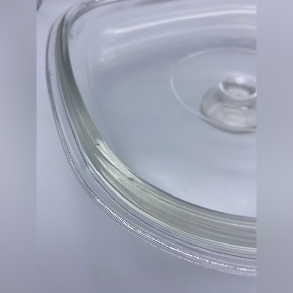 Vintage Corningware Shadow of Iris Casserole Dish 2.5L - Picture 14 of 15